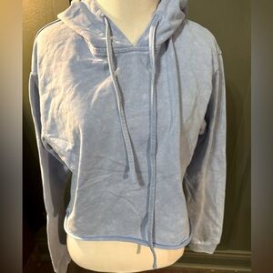 Le Lis cropped Light Blue Hoodie